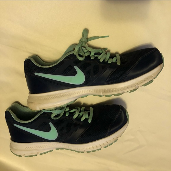 DONATED Womens Nike Downshifter Running Shoes - Picture 13 of 16